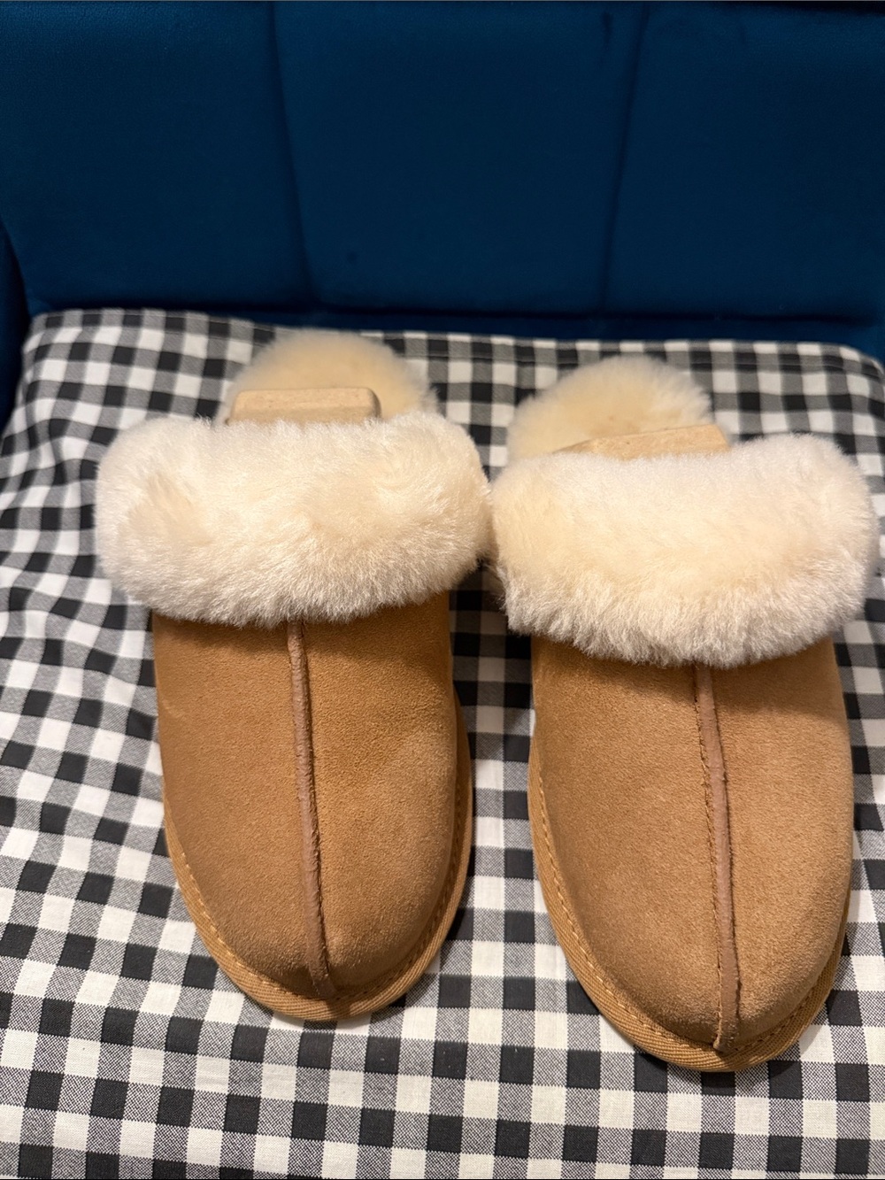 Women Cozy Shearling-Lined Slip-On Slippers - Chestnut look a picture